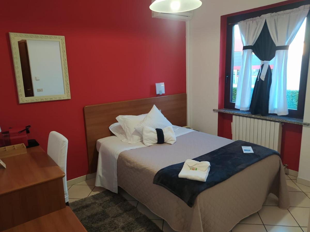 Hotel Baiardo Romagnano Sesia Eksteriør billede
